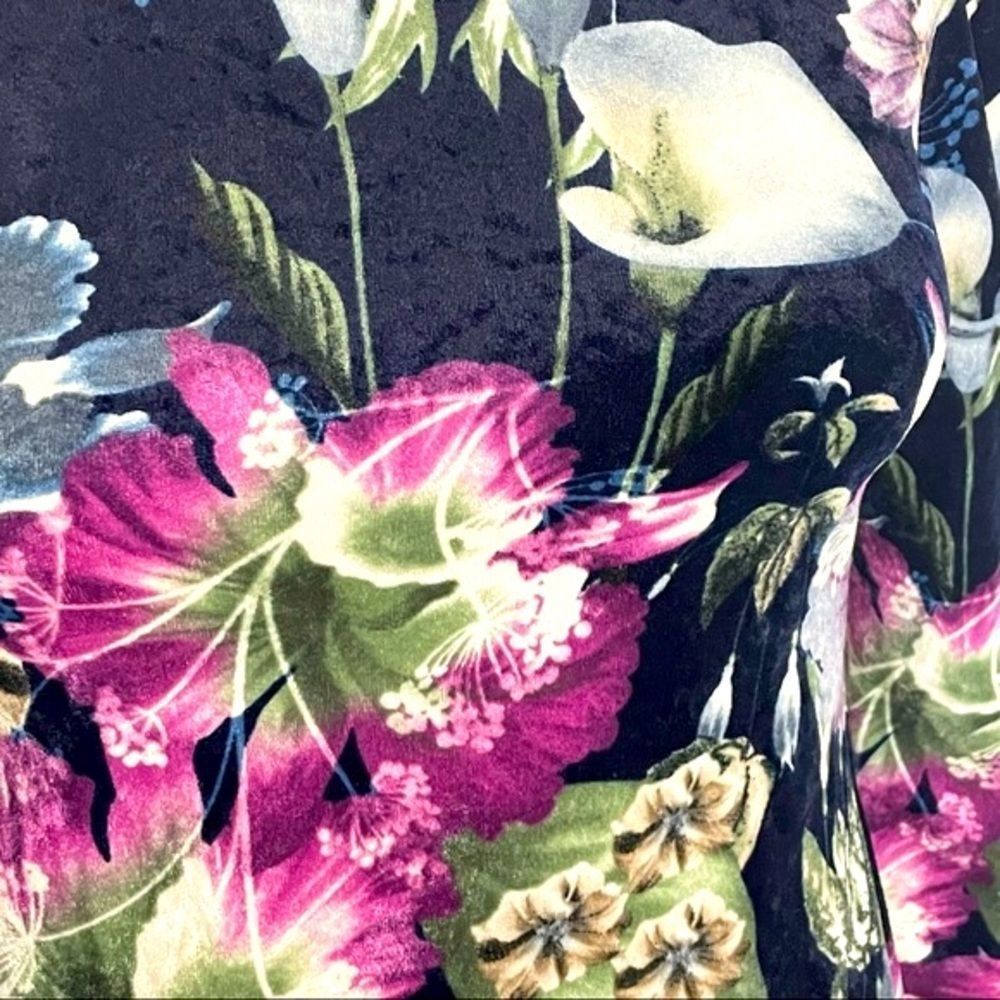 MID thigh velvet floral dress - Picture 13 of 14